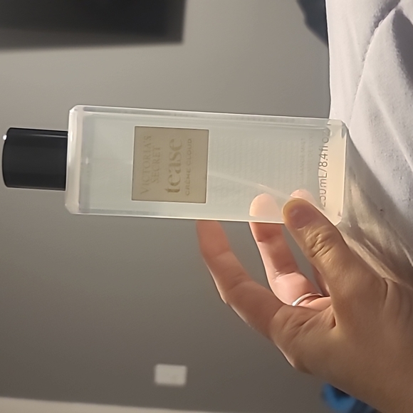 Victoria's Secret Other - Victoria secret tease creme cloud